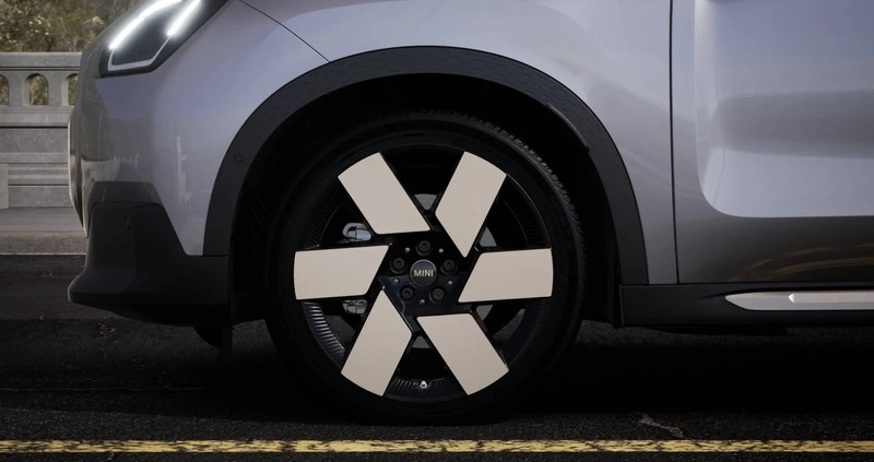 MINI Countryman cena 182100 przebieg: 1, rok produkcji 2024 z Solec Kujawski małe 22